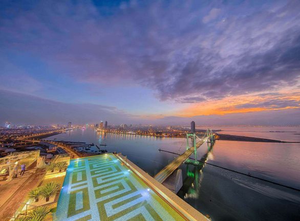 24K Golden Infinity Pool