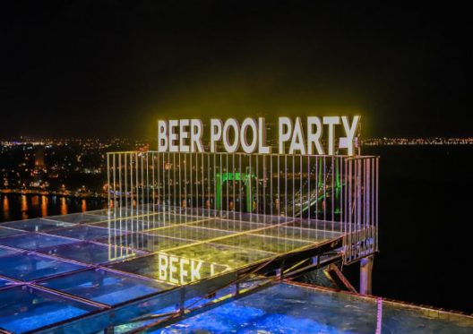 Golden Pool Bar